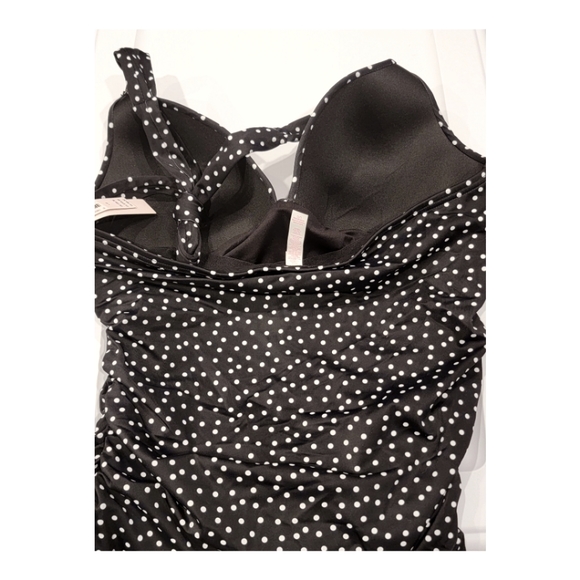 NWT Victoria Secret Marieta Push-Up One-Piece Swim Large Black with White Dot - Picture 3 of 6